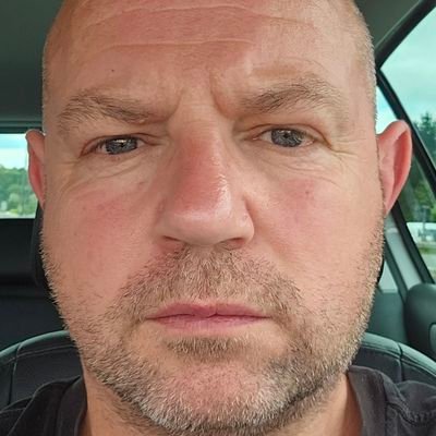 Huge Everton fan, go to some home games . Amateur Birder and photographer and massive F1 and Lewis Hamilton fan #44#COYB