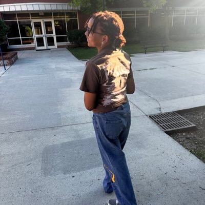 niyaaisbored's profile picture. Tbh help me