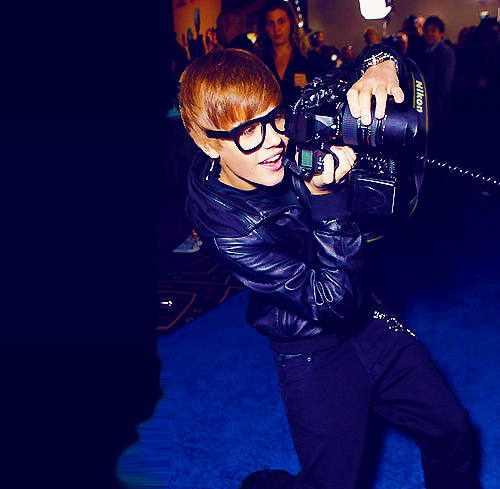 I LOVE DA BIEBERCONDA (; I TEND TO WRITE IN CAPS, DON'T LIKE IT? GTFO OFF THEN (: KBYEE