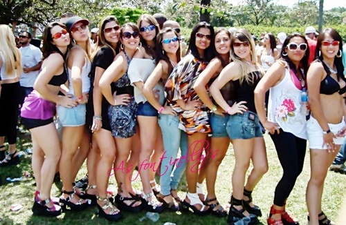 aQui é Deu$$' poR noii$   {...}  *-*