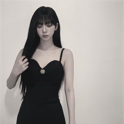 definisimanis's profile picture. Just an ordinary girl. 24/7 misuh. Isinya buat sambat, haluin Triple J + Karina.