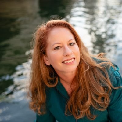 I help empty nesters re-discover their passions - and re-connect with their loved ones - on custom-crafted journeys. Let me show you how!