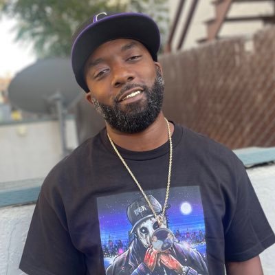 Engineer @ Cyrbside Musick, LLC.battle rap enthusiast/new blogger, ladies man/the realest and illest/GIF King I.G:@Cyrbside_tumone900 FB:@cyrbsideTumoneHarris