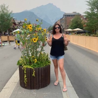 terracre's profile picture. @canucks + @goelks💚💛+ @lions💙🤍