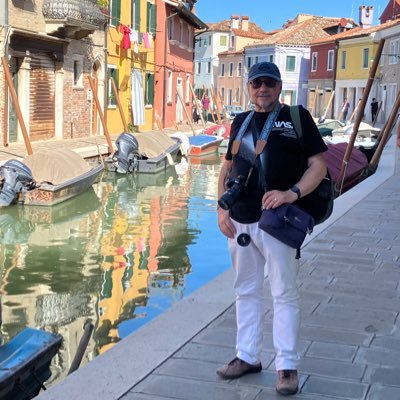Retired ,lover of Venice, Rome and all things Italian. Born in Scotland,living in England and of Italian heritage. Politically Socialist. Detests Conservatives.