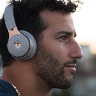 cringe songs with Daniel Ricciardo | send songs to dm | creator - @federrize