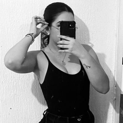 AniOleyva16's profile picture. 