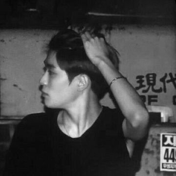 Wlc my acc ━ 
伴: Smârt handsøme mañ⚠️..