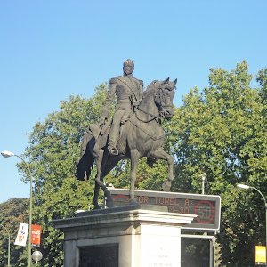 Voy y vengo, pero no puedo dejar de luchar.  Tiempos duros forjan hombres fuertes .... Mi retiro es mi refugio, como Espartero era conocido y seguido ....