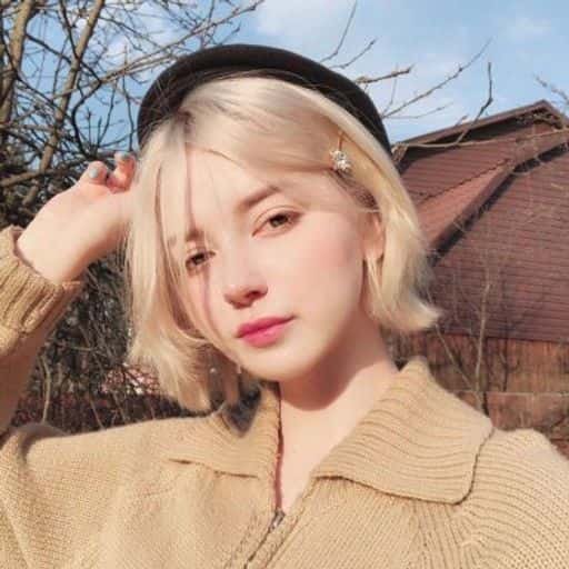 Smetee279575's profile picture. 