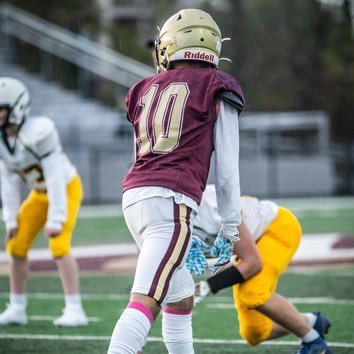 WR & CB @Whitehall High School Class of ‘27|5”9|145lbs| 📝.|: envyrivera3@gmail.com 484-764-4225