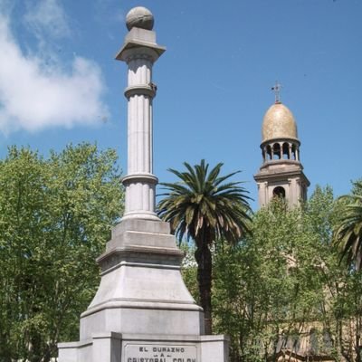 Duraznense de Montevideo.
Con libertad ni ofendo ni temo.
P'adelante están las casas...
🇺🇾⚽🏀🏉🚴🏼#DeNACIONALenTODO 💙🤍❤️