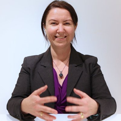 Cert. workplace culture designer, facilitator and podcast host.