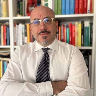 Giornalista e divulgatore. Vice caposervizio di #Tgs, direttore di https://t.co/KhS38SBXoI. Autore di Giornalisti nel Metaverso e Giornalisti con AI