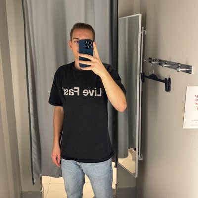 Lukas_E05's profile picture. 🇦🇹 | 20 years✌🏽