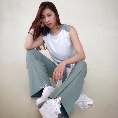 va_ses's profile picture. Work hard for your dreams. Hold on.