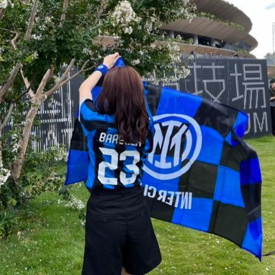 𝖨𝗇𝗍𝖾𝗋🖤💙 ┊︎ 𝖠𝗓𝗓𝗎𝗋𝗋𝗂︎🇮🇹 ┊𝖭𝗂𝖼𝗈𝗅ò 𝖡𝖺𝗋𝖾𝗅𝗅𝖺 ┊夢はバレに会うこと(叶った😭🖤💙)→2ショットを撮ることです✌🏻🎶