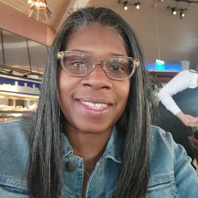 RashidaTuc8's profile picture. 