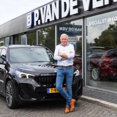 PSV seizoenkaarthouder sinds ‘78-‘79 Directeur Automobielbedrijf P. van de Ven in Hapert.            Bosch Car Service     P. van de Ven