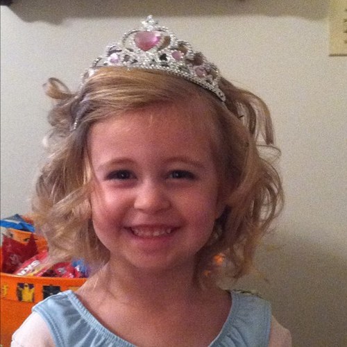 AngelaMullinax's profile picture. 