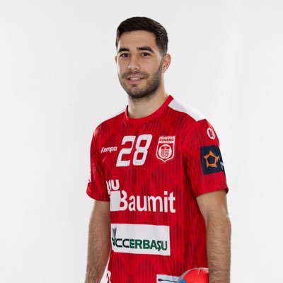 Profesional handball player 🤾‍♂️ 🏠 Castelldefels 🇷🇴 @csdinamooff 👟 @munichsports Instagram: Alexpascual.28