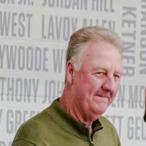 lloyd_chrissmas's profile picture. it’s ok im a limo driver