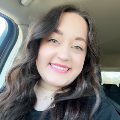 my personality is made up of loving taylor swift & self-deprecating humor. be nice to people.