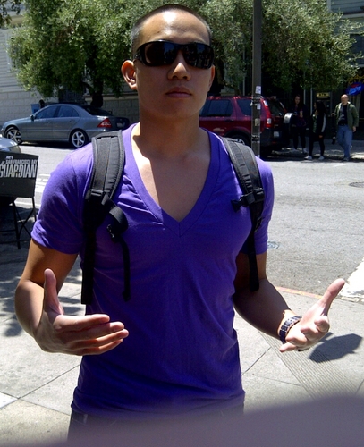 RealKhoaD's profile picture. celebrity pooper