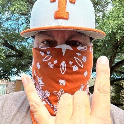 713 …Oilfield Professional, Terrible golfer, RGV raised  🤘🤘HOOK’EM,  SILVER & BLACK…