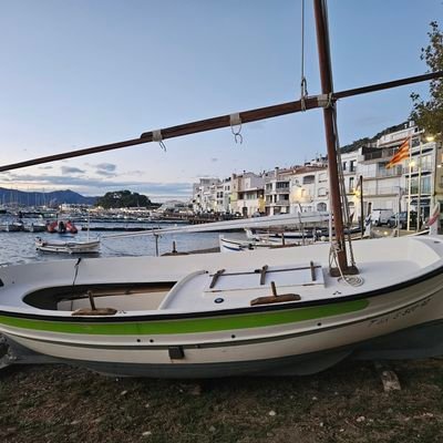 KimaMoret's profile picture. Treballant per la meva llengua i la meva cultura!!! Per la llibertat del meu país!!! 
Vivint amb la dolçor entramuntanada de la meva mar empordanesa !!!