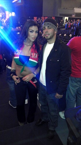 derekjavier30's profile picture. 