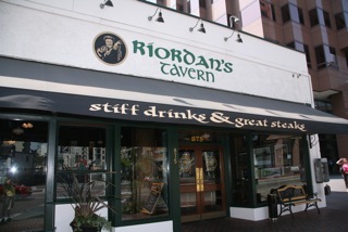 stiff drinks & great steaks
Located at: 875 S Figueroa Street Los Angeles 90017
213-627-6897