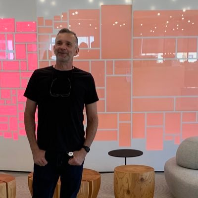 Director de Arte, Diseñador Web. 📍San Francisco, CA…yo era un corazón tendido al sol, pero ya me sequé. https://t.co/WgGFaOcRq1