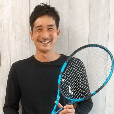 ITFテニス３０歳以上で世界を目指す４０歳🎾朝練テニス🌄シャトルラン愛して15年🏃自宅トレーニング💪JOPベテランテニス🎾十代目跡継ぎ🏡1年間の期限付きでITFの試合に参戦👊気軽にフォローしてくださいm(_ _)m