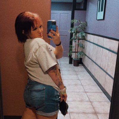 scarlettsugar95's profile picture. https://t.co/SmtemHVPdA https://t.co/XCxuJTNumL