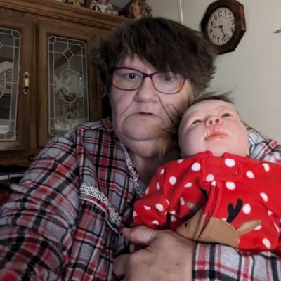 LynnetteSabot's profile picture. 