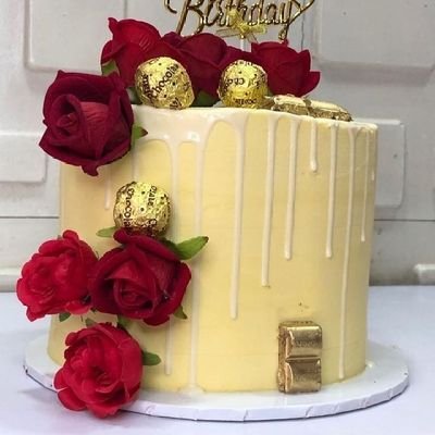 Buttercream cakes🎂 whipped cream cakes🎂 fondant cakes 🎂 Delivery within lagos. .To order; pls dm or https://t.co/YeRW4kLTq2 ;IG page riqueza_cakes