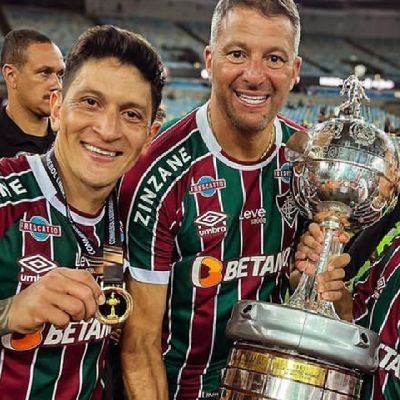 O mundo do futebol pela prespectiva de um torcedor do @FluminenseFC 

🇭🇺
..........
Compromisso com a VERDADE e com o HUMOR (nem sempre juntos nos msm tuítes)