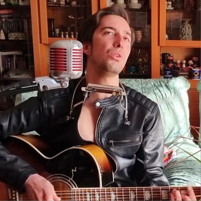 Singer-songwriter, guitarist, harmonica player, YouTube artist and busker. https://t.co/4HjXVEd3gg
