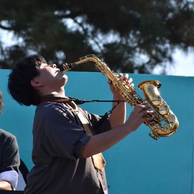 クラリネットオタク
音楽のとびらCla.,T.Sax.
コントラアルトクラリネット持ってます!
お仕事ください!