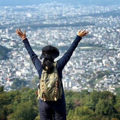 お寺めぐりが好きで、仏像が好きです
特に湖北の仏様が大好き❤
巡礼にも出かけます☆
京都在住