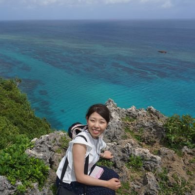 本好きインドアから大人になって旅にはまった出版社OL。販促営業７年勤務📖駆け出しライター/コンテンツ制作へ転身予定/地域の歴史・文化・自然の素敵な場所を発信したい。47都道府県制覇。海外はバリと北欧が好き。基本は一人旅、時々二人旅。水源/滝/遺跡/神社/博物館/書店/カフェ
#SHElikes　＃POOLOJOB