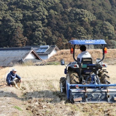 🍊県です。スコのきり丸7歳/アメショのるる4歳。自分もcatsも2/22（猫の日）が誕生日です。/農業、投資、読書、筋トレなど日常をありのまま呟いてます。趣味合う方仲良くしてください！/TeslaModel3（2021.3.17〜）/ARMYです！