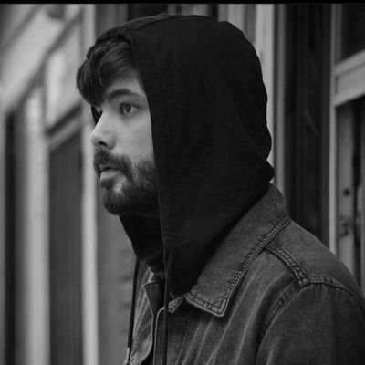 asgayd1f233's profile picture. ▪️ you are my moon💡🌍