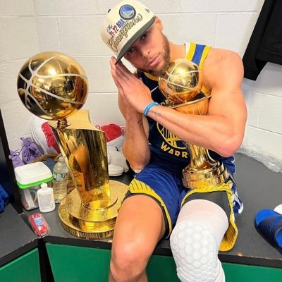 • #dubnation • RING SZN 💍 • professional hater. #FTTB • 🇭🇷🇩🇴🇳🇱🇷🇴🇯🇲 ~ CURRY MVP SZN🏆 Ion catch feelings I catch flights✈️🛫🛬🛩️🌎