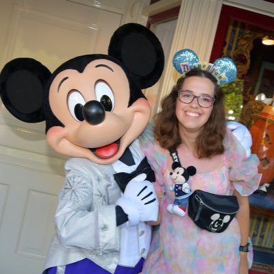 Disney & Frozen Fan ❄️ @herminetic fiance💍💕 DLP | WDW | DLR ✨