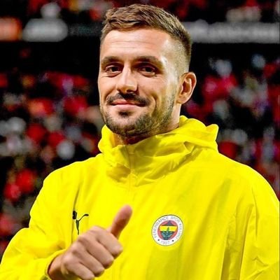 Canlar var verilmeye Fenerbahçeye 
@fenerbahce 💛💙