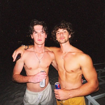 LJSnyder6's profile picture. 