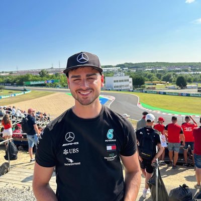 🇬🇧/🇹🇷 Grad at @uniofhull. Actor Training 2021-23 at @YAFTAUK. Drama Teacher at @WolfretonSch. Lewis Hamilton Advocate.