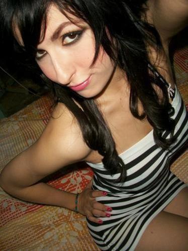 qmqcMMarina8_'s profile picture. I need some love on new years. How about a romantic night at my place? add me at http://go-u‌r‌l.in/79w